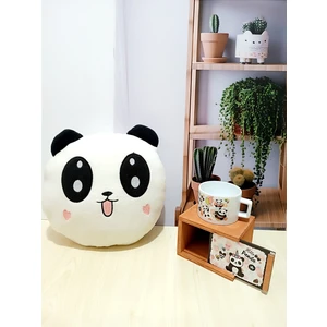 Tema Tasarım Ikili Peluş Panda Yastık ve Ahşap Kutulu Panda Temalı Seramik Kupa Bardak Hediye Seti