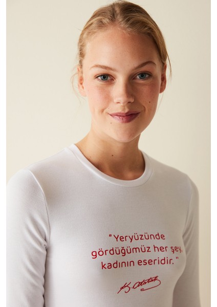Beyaz Slogan Baskılı Uzun Kol Üst