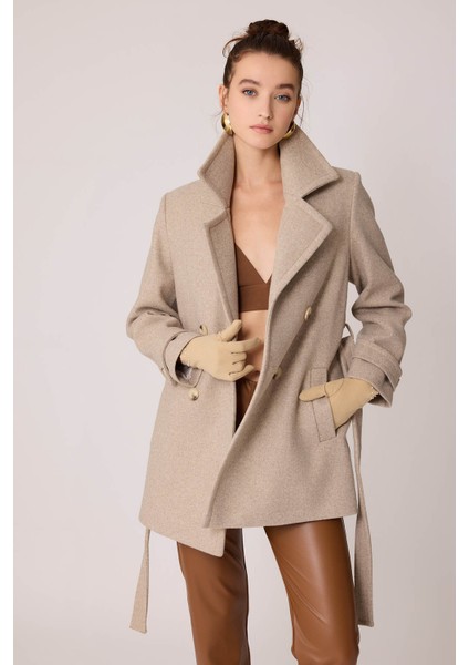 Önü Düğmeli Kuşaklı Kısa Kaşe Kaban indirimleri