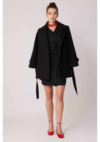 Önü Düğmeli Kuşaklı Kısa Kaşe Kaban fiyatları