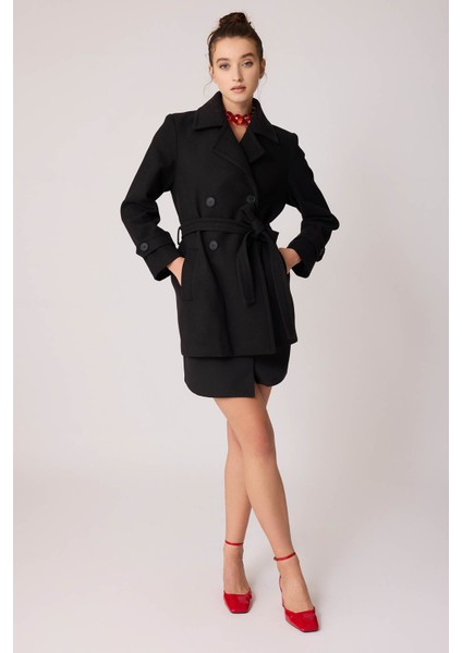 Önü Düğmeli Kuşaklı Kısa Kaşe Kaban indirimleri