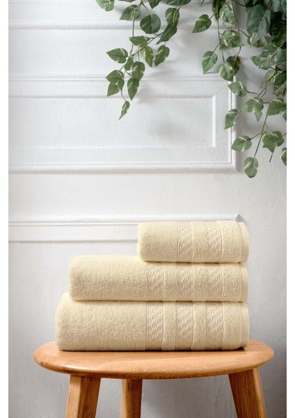 Lısa Bukle Jakarlı Havlu Krem 70X130