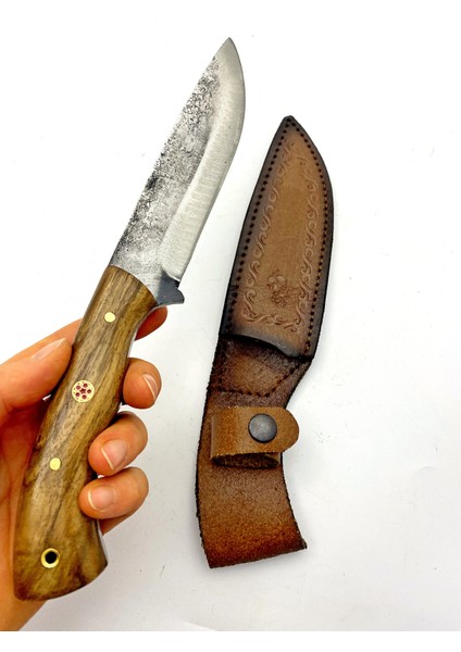 El Yapımı Kahverengi Ceviz Saplı Dövme Çelikten Av ve Kamp Bıçağı Kullanışlı Doğa Bıçağı indirimleri