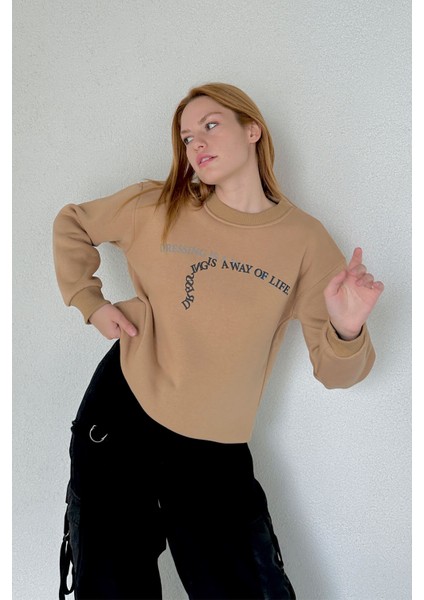 SWT-14246 Vizon Dressing Tasarım Yazı Baskılı Üç Iplik Şardonlu Sweatshirt