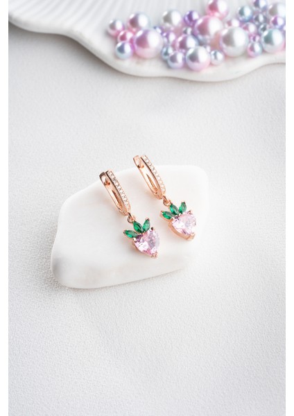 925 Ayar Gümüş Rose Kaplama Sallantılı Pembe Taşlı Çilek Küpe fiyatları