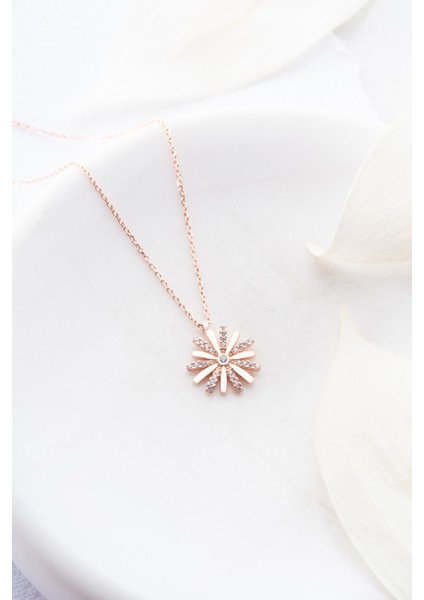 925 Ayar Gümüş Rose Zirkon Taşlı Kır Çiçeği Kolye fırsatları