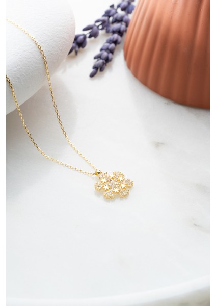 925 Ayar Gümüş Gold Yıldız Detaylı Kartanesi Kolye modelleri