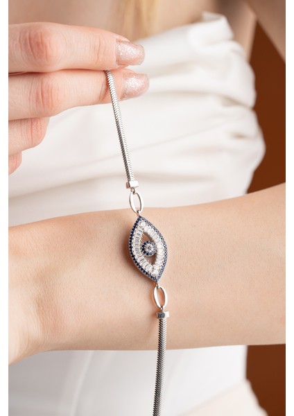 925 Ayar Gümüş Rodyumlu Balık Sırtı Model Zincirli Baget Taşlı Nazar Göz Bileklik