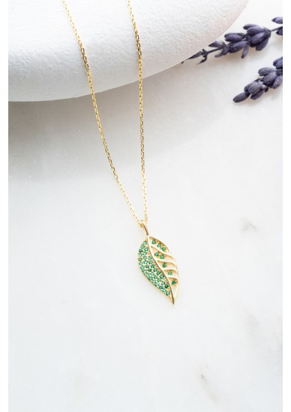 925 Ayar Gümüş Gold Yeşil Zirkon Taşlı Yaprak Tasarım Kolye fırsatları
