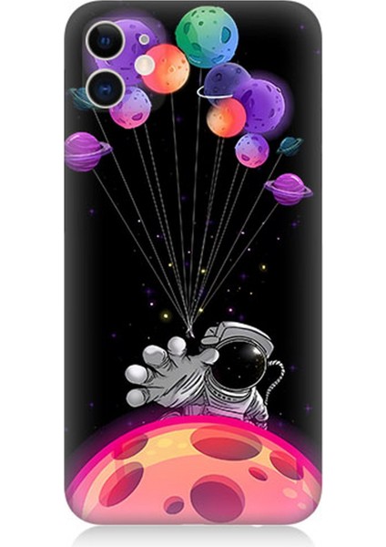 Apple iPhone 11 Uyumlu Silikon Kılıf Astranot ve Uçan Balonlar
