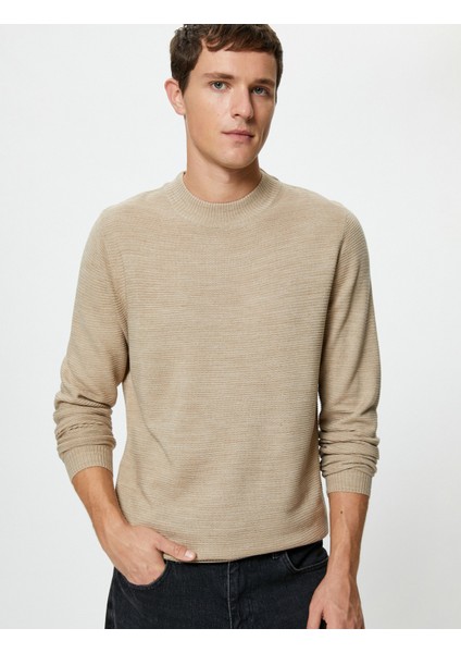 Basic Triko Kazak Slim Fit Dik Yaka Dokulu Uzun Kollu fiyatları