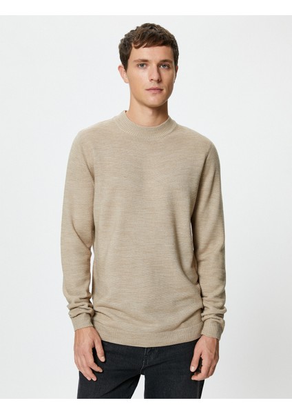 Basic Triko Kazak Slim Fit Dik Yaka Dokulu Uzun Kollu modelleri