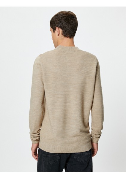 Basic Triko Kazak Slim Fit Dik Yaka Dokulu Uzun Kollu fırsatları