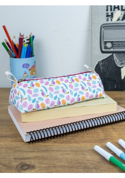 Kalem Kutusu Tucan Kuşu Temalı Üçgen Tasarım Vegan Deri (Kalemlik ve Makyaj Çantası)