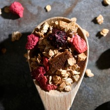 Pacha Kolajenli ve Kırmızı Meyveli Granola