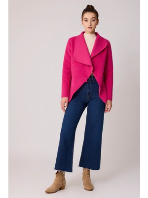 Vitrin Aksesuar Bağlamalı Asimetrik Kesim Ceket