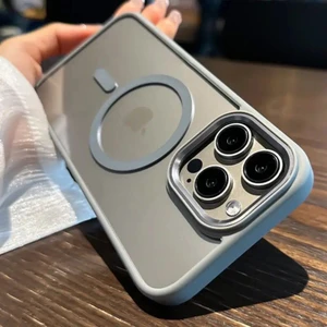 iPhone 15 Pro Max Kılıf Magsafe Özellikli Metal Kamera ve Tuş Tasarımlı Arkası Sararmaz Sert Şeffaf