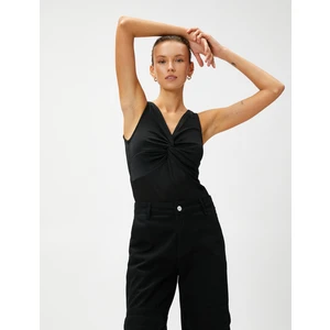 Düğüm Detaylı Atlet V Yaka Kolsuz