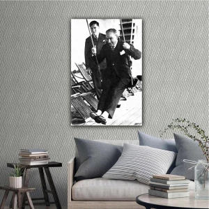 AR AJANS KANVAS TABLO Mustafa Kemal Atatürk Karizma Asalet Siyah Beyaz Fotoğraf Salıncak Kanvas Tablo ART00130