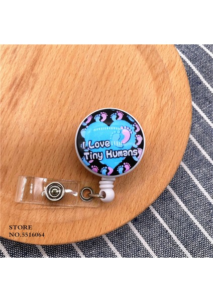 Y02 1 Adet Geri Çekilebilir Makaralı Isimlik Tıbbi Işçi Çalışma Kart Klibi Doktor Hemşire Kimlik Adı Kartı Doğum ve Jinekoloji Kartı Rozet Tutucu (Yurt Dışından) fırsatları