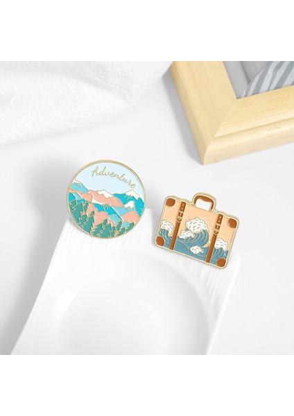 W6872 Xedz Karikatür Dağcılık Kamp Alaşım Emaye Broş Yaka Rozeti Aksesuarı Yaratıcı Seyahat Haritası Yemek Sepeti Pimleri Takı (Yurt Dışından) fırsatları