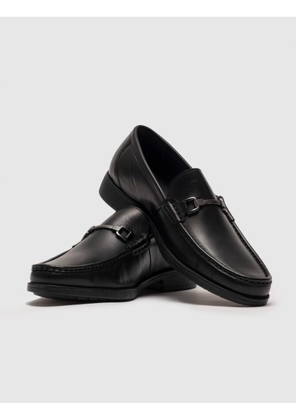 Toka Detaylı Bağcıksız Loafer Ayakkabı 466M1298 Siyah