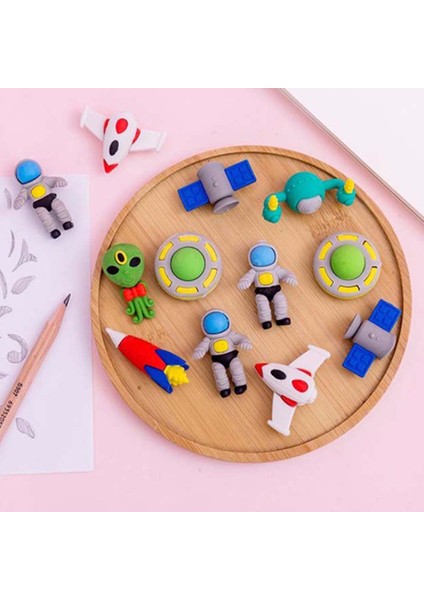 Rastgele 4 Adet/takım Sevimli Dış Uzay Silgi Mini Roket Astronot Alien Kauçuk Kalem Silgi Çocuklar Için Hediye Okul Öğrenci Kawaii Kırtasiye (Yurt Dışından)