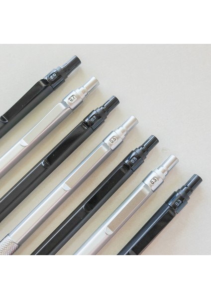 1 Adet 0.3mm Gümüş 0.3/0.5/0.7/2.0mm Mekanik Kurşun Kalem Düşük Ağırlık Merkezi Metal Çizim Özel Kalem Ofis Okul Yazma Sanat Malzemeleri (Yurt Dışından) indirimleri