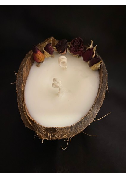 Hediyelik Ve Dekoratif Hindistan Cevizi Kabuğunda Kırmızı Gül Süslemeli Vegan Soya Mumu