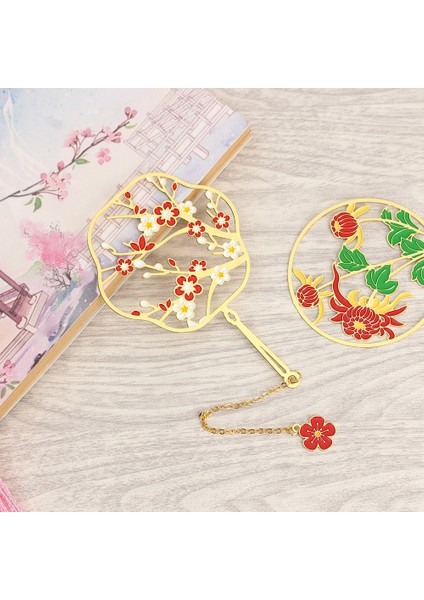 Stil A 4 2020 Yeni Metal Pirinç Yer Imi Retro Çin Tarzı Grup Fan Şekli Yer Imi Püskül Kırtasiye Içi Boş Tavuskuşu Panda Kitap Klipsi (Yurt Dışından) indirimleri