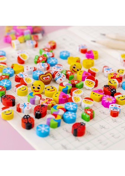 B Yaratıcı Karikatür Sevimli Silgi 24 Adet/takım Noel Çorap Kardan Adam Mini Silgi Çocuk Kırtasiye Hediye (Yurt Dışından) indirimleri