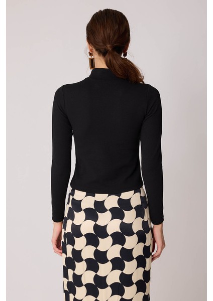 Dik Yaka Crop Bluz indirimleri