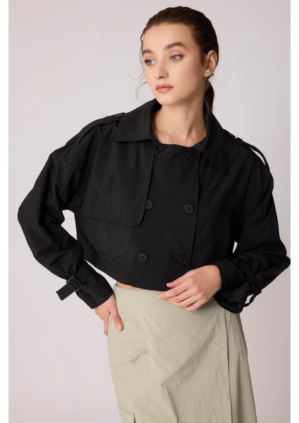 Astarlı Önü Düğmeli Crop Trençkot