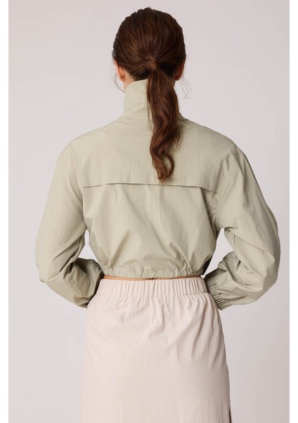 Kapak Cepli Paraşüt Kumaş Crop Ceket