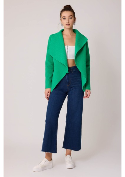 Aksesuar Bağlamalı Asimetrik Kesim Ceket