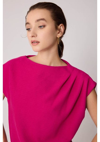 Omuz Kısmı Büzgülü Kısa Kol Triko Bluz fırsatları