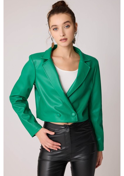 Astarlı Düğmeli Deri Crop Ceket