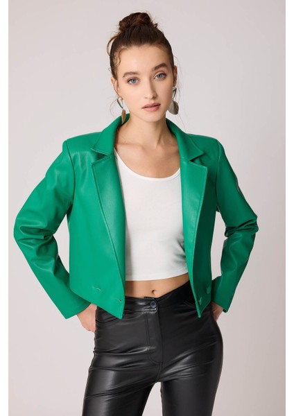 Astarlı Düğmeli Deri Crop Ceket