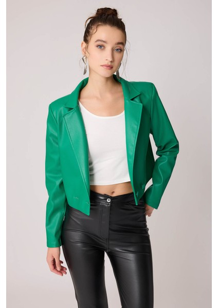 Astarlı Düğmeli Deri Crop Ceket