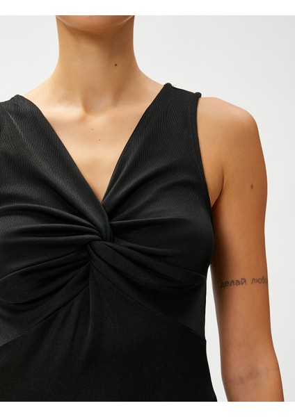 Düğüm Detaylı Atlet V Yaka Kolsuz indirimleri