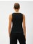 Düğüm Detaylı Atlet V Yaka Kolsuz 4
