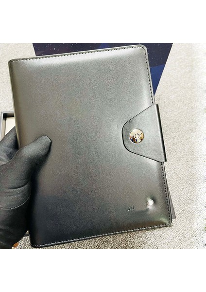 Stil 7 23CM x 18CM Lan Harf M Damalı Tasarım Lüks MB Defter A5 Deri Kapak Kaliteli Kağıt Bölümleri Benzersiz Gevşek Yapraklı Yazı Kırtasiye (Yurt Dışından)