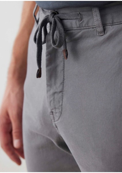 Gri Renk Esnek Belli Kordonlu Chino Pantolon