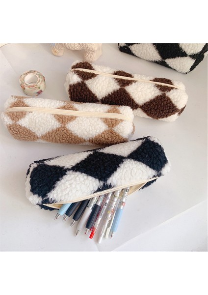 Sarı Yeni Peluş Şerit Tarzı Kalem Kutusu Ins Moda Büyük Kapasiteli Kalem Çantası Kozmetik Çantası Depolama Öğrenci Kırtasiye Malzemeleri (Yurt Dışından) fırsatları