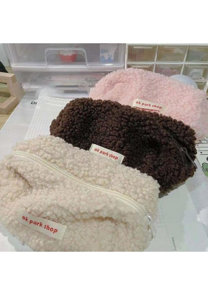 Pembe Lambwool Kalem Kutusu Kızlar Için Kozmetik Makyaj Organizatör Yumuşak Büyük Kapasiteli Fermuarlı Çanta Okul Ofis Sevimli Kırtasiye Kalem Çantası (Yurt Dışından) modelleri