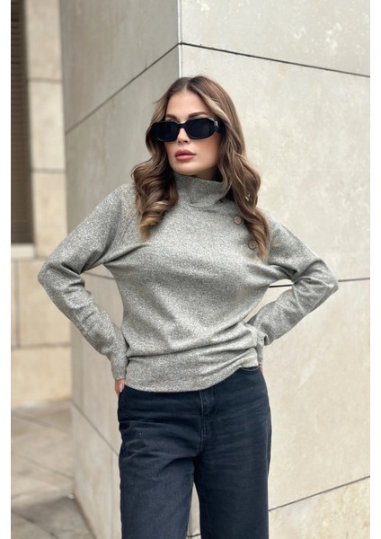 Kadın Bej Kendinden Desenli, Yumoş Kumaş, Uzun Kol, Düğme Detaylı, Boğazlı Bluz