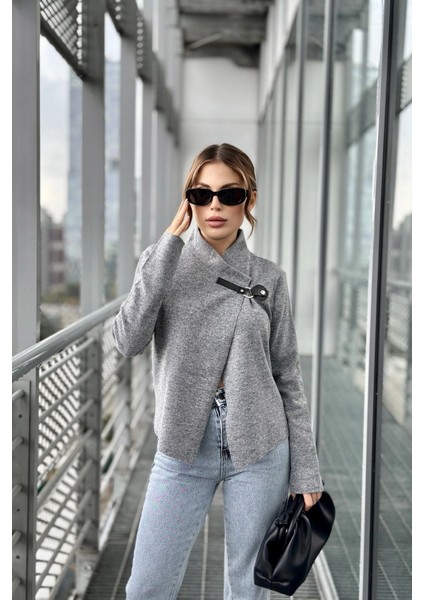 Kadın Gri Broş Yaka Uzun Kol Lazer Kesim Dokulu Kumaş Düğmesiz Ceket fırsatları