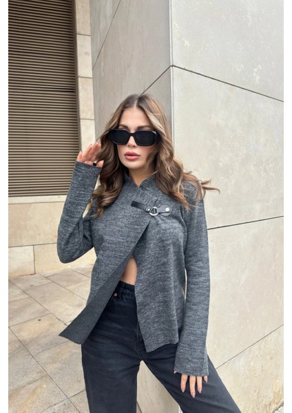 Kadın Antrasit Broş Yaka Uzun Kol Lazer Kesim Dokulu Kumaş Düğmesiz Ceket fiyatları