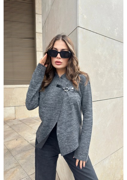 Kadın Antrasit Broş Yaka Uzun Kol Lazer Kesim Dokulu Kumaş Düğmesiz Ceket modelleri