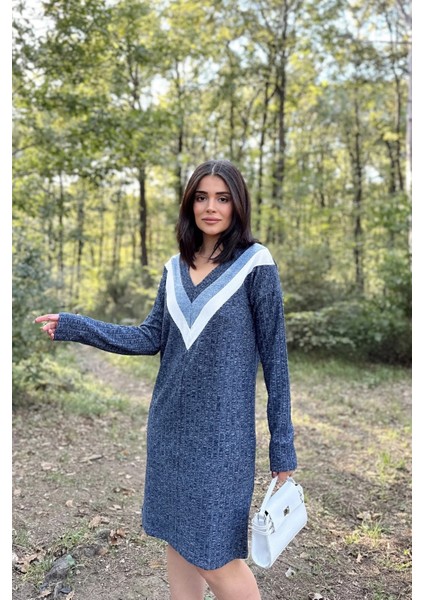 Kadın Lacivert V Yaka Garnili, Kendinden Desenli, Basic Kalıp, Uzun Kollu Midi Triko Elbise fırsatları